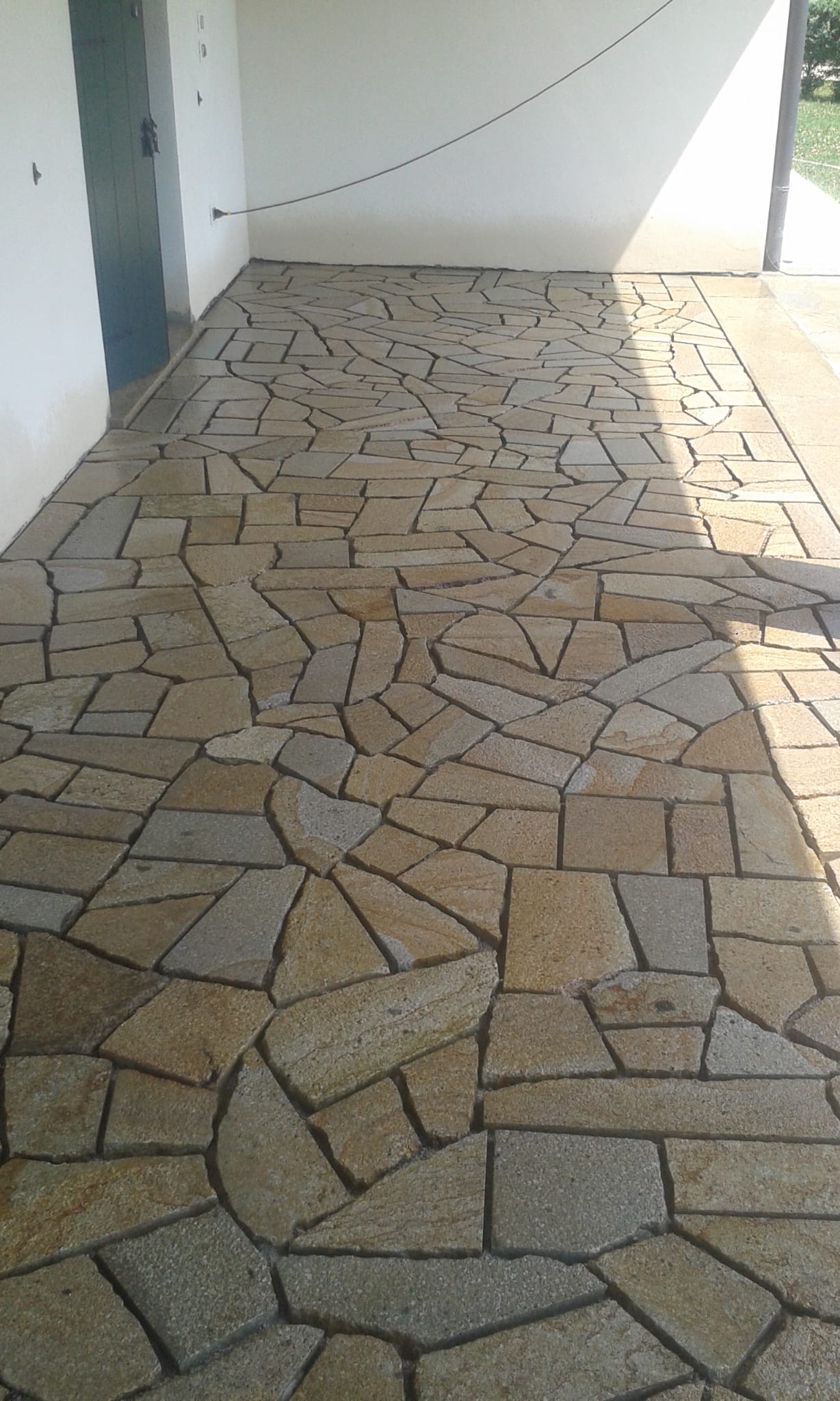 Posa pavimento in Trachite